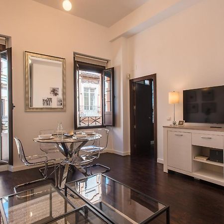 Apartamento Puerta Real - Free Parking Seville Exterior photo